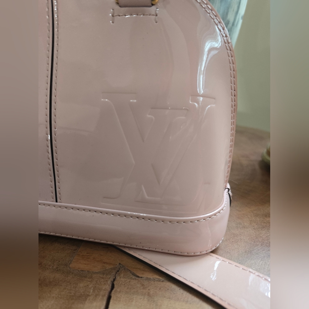 ✨✨SOLD✨✨ Louis Vuitton Patent Monogram Alma BB in Pink Rose Ballerine 2 Way Bag - Picture 2 of 13